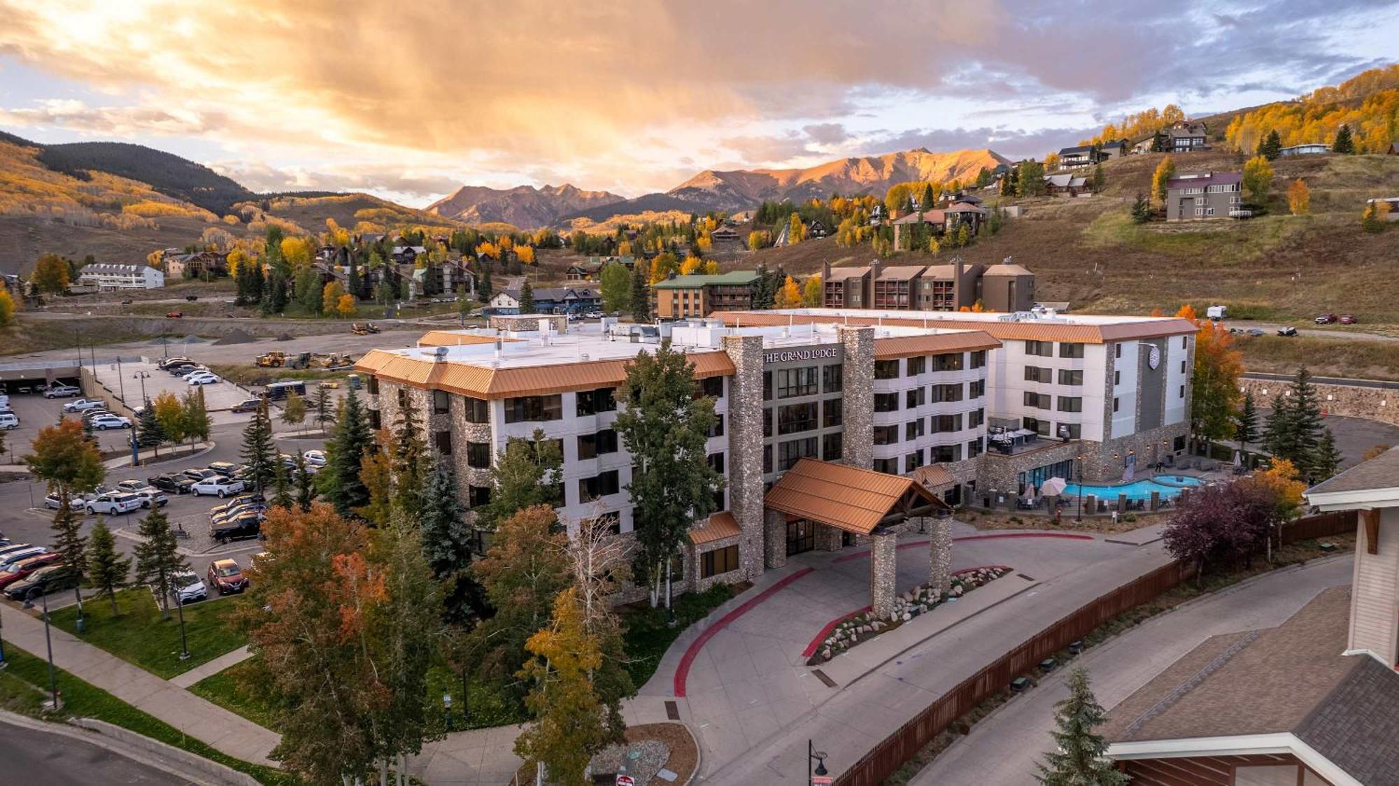 Studio 211 - Perfect Location With Pool And Hot Tub Crested Butte Bagian luar foto